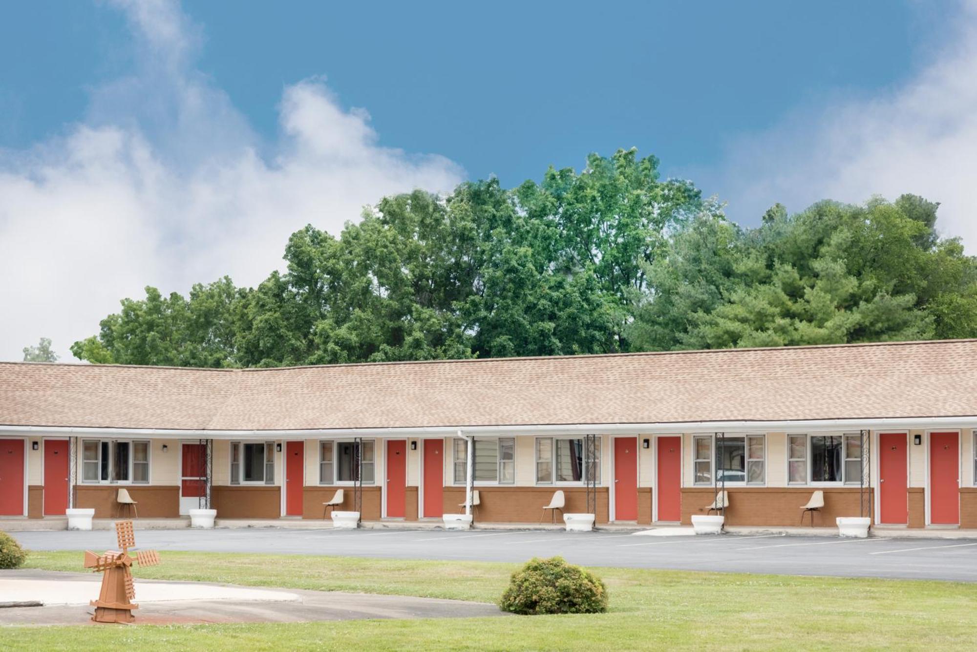 Budget Inn Mifflintown Экстерьер фото